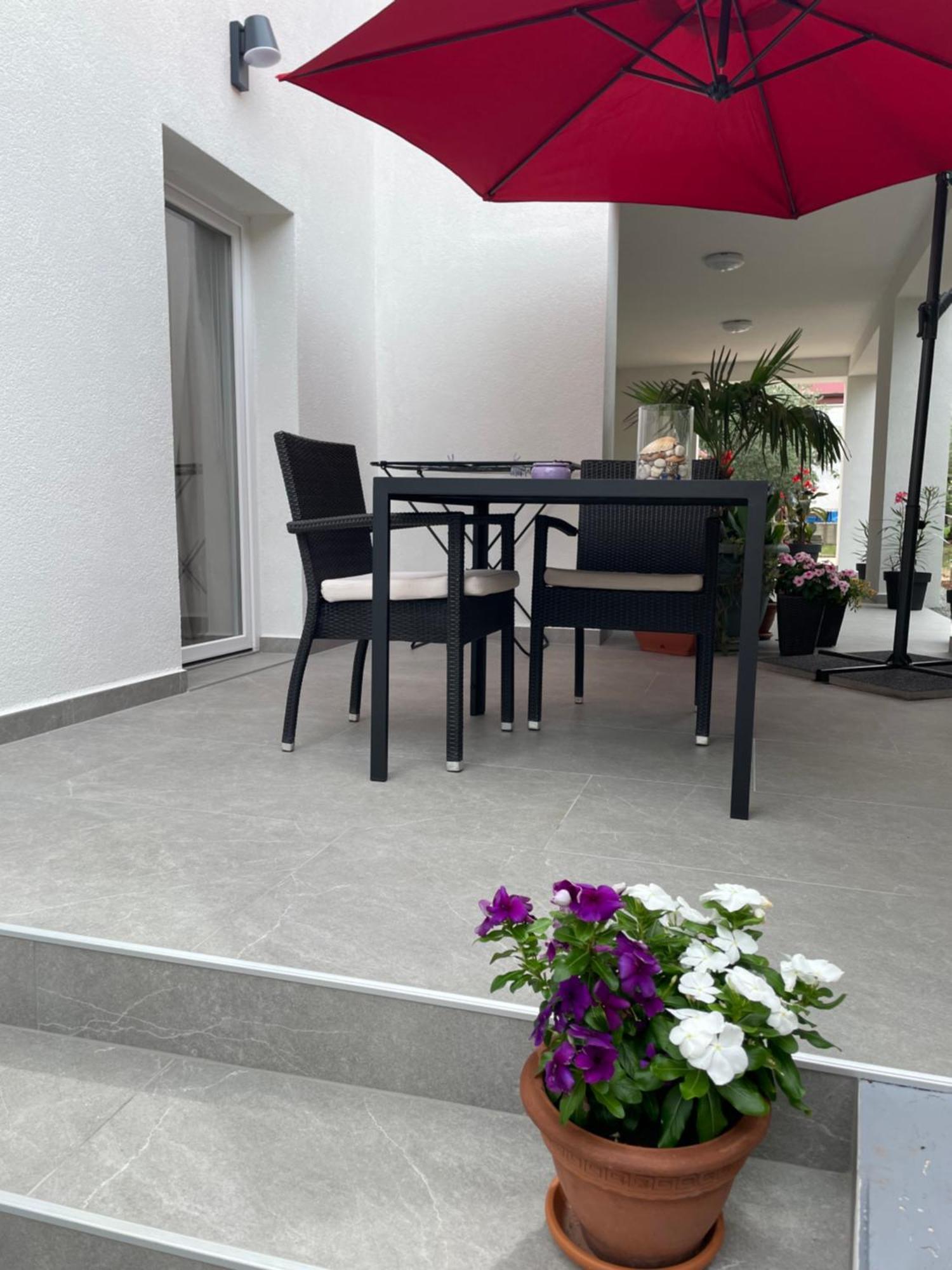 Apartmani Stellar Malinska Exterior foto